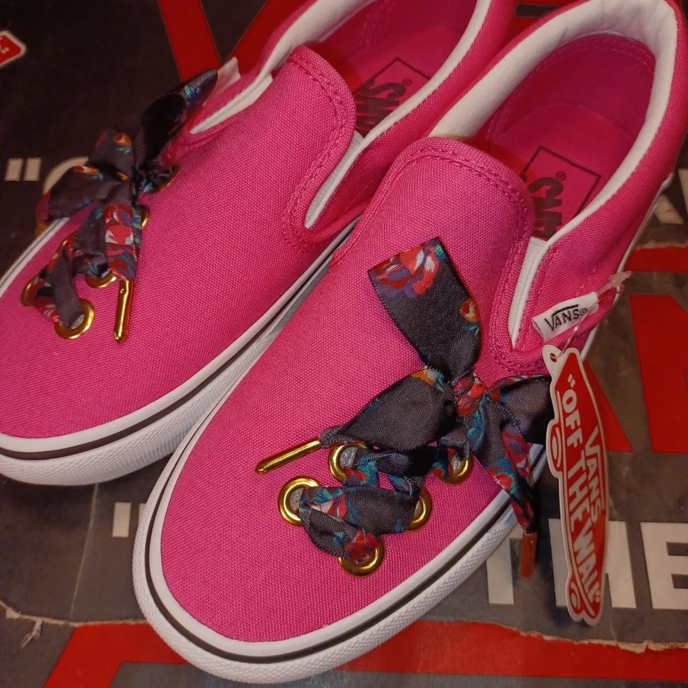 Vans Classic Slip-On P Women’s 5 Pink/Black Oversized Lace Carmine VN0A3…